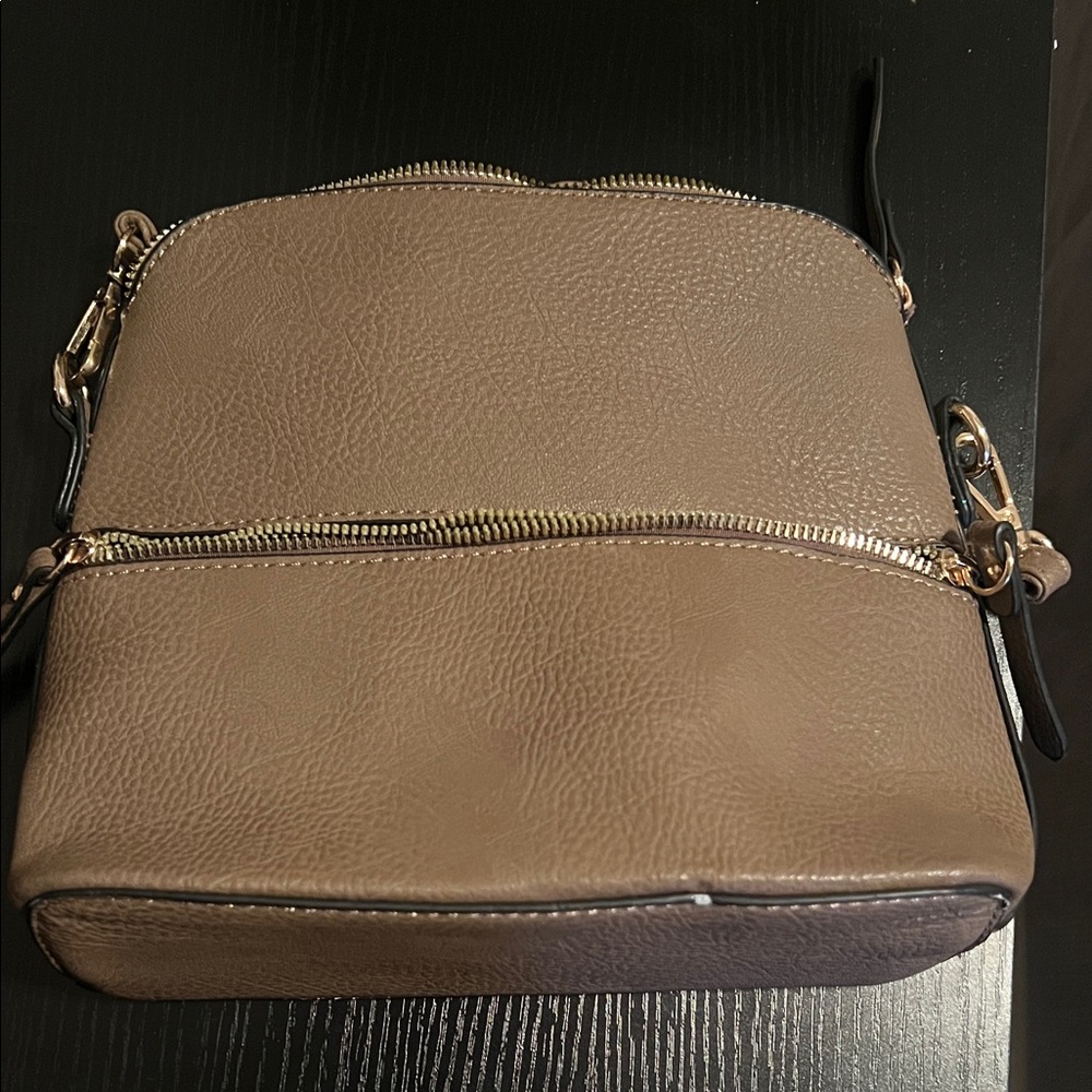 Cross body 2 zip bag